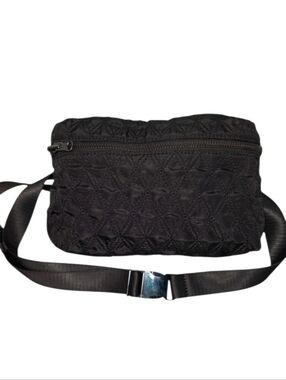 Fabletics 'The Belt Bag' Diamond Quilt Black Fanny Pack Sling Crossbody